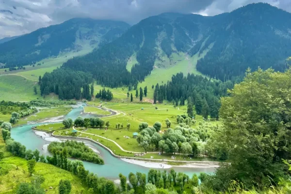 Top 10 Famous Places in Pahalgam Top 10 Famous Places in Pahalgam